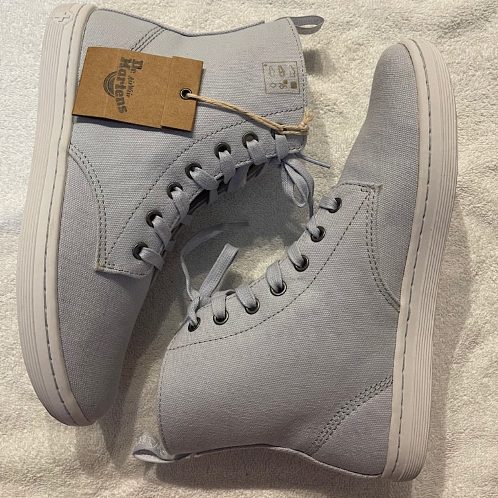 Women's Dr. Martens Hackney 7-Eye Boot Blue Moon